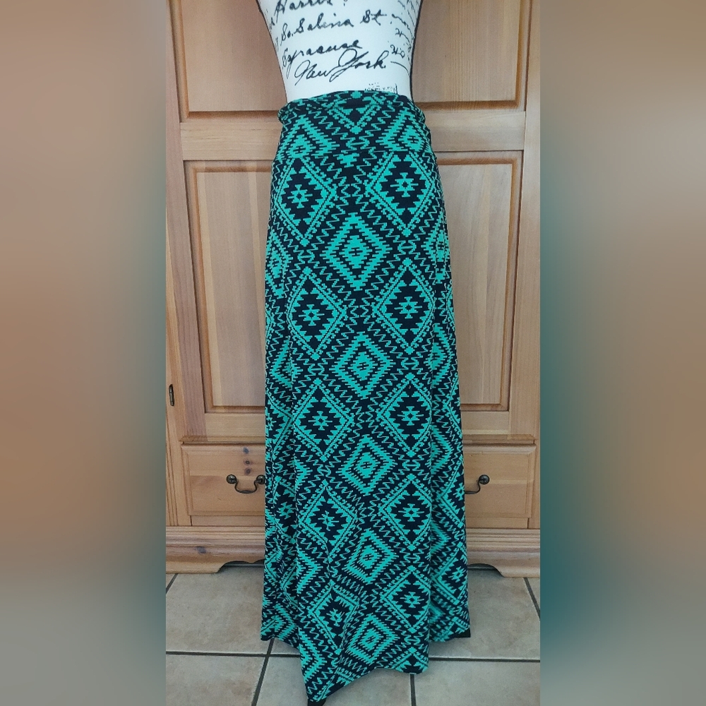 Teal/Navy Geometric Skirt